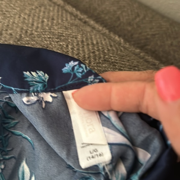 Two-piece size large by Flora, Nick Cruz has pockets in the in shorts pajamas - Picture 3 of 6